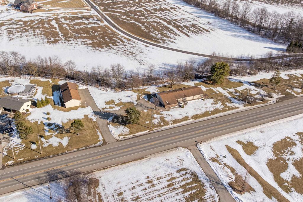 Photo of 7348 Schwartz Road, Fort Wayne, IN 46835 (MLS # 202604451)