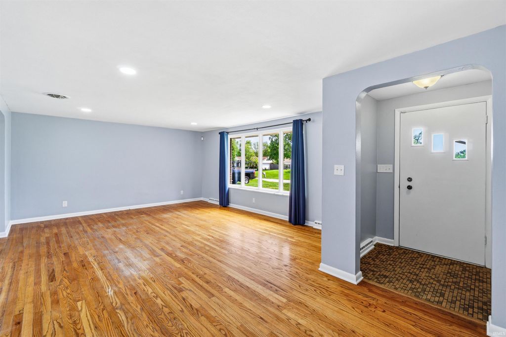 Photo of 3905 N Avalon Drive, Marion, IN 46952 (MLS # 202619034)
