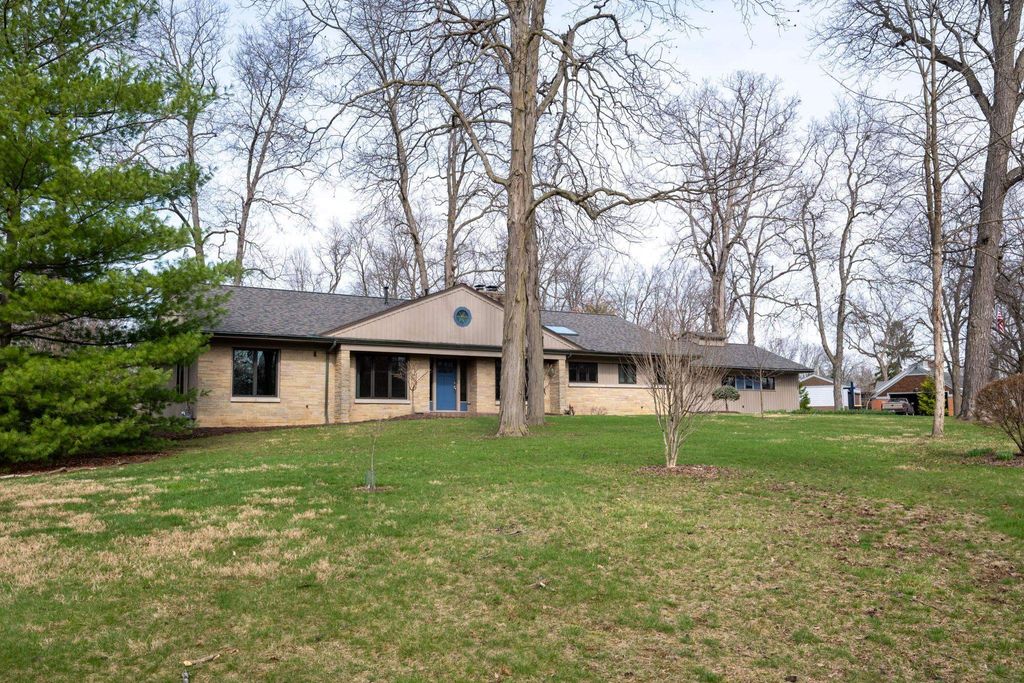 Photo of 1538 S Hadley Road, Fort Wayne, IN 46804 (MLS # 202609575)