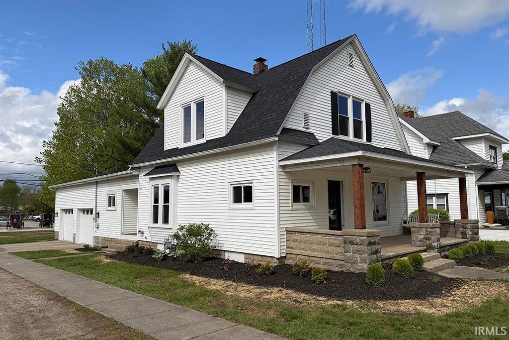 Photo of 200 E Berry Street, Middlebury, IN 46540 (MLS # 202615611)