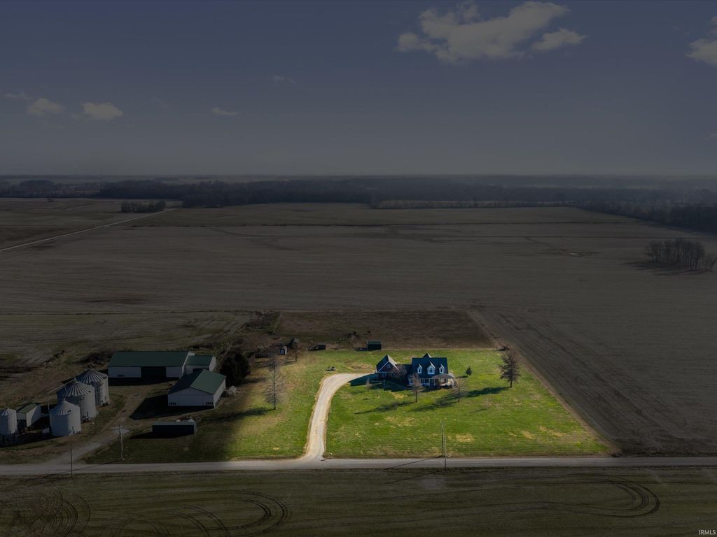 Photo of 669 S County Road 800 W, Rockport, IN 47635 (MLS # 202548651)