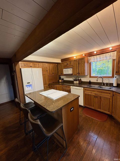 Tiny photo for 2435 S Roberts Way Road, Logansport, IN 46947 (MLS # 202608561)