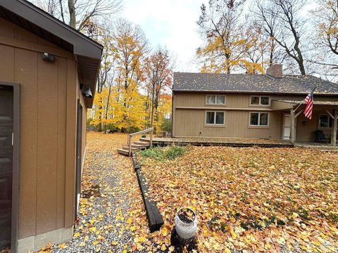 Tiny photo for 2435 S Roberts Way Road, Logansport, IN 46947 (MLS # 202608561)