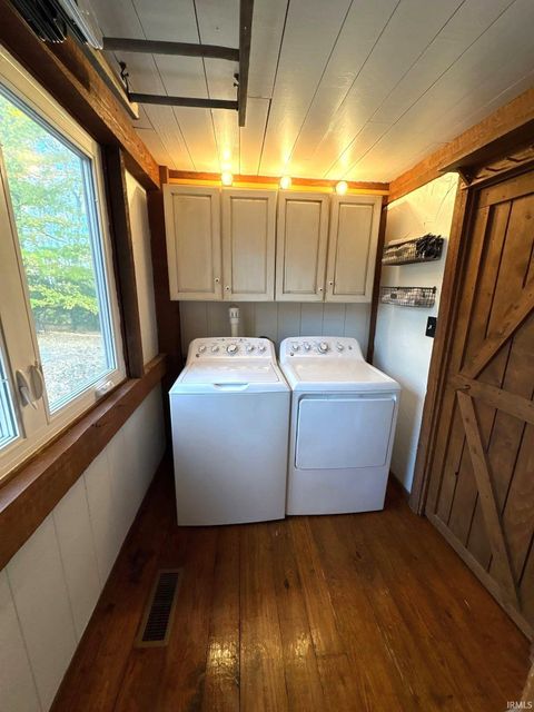 Tiny photo for 2435 S Roberts Way Road, Logansport, IN 46947 (MLS # 202608561)