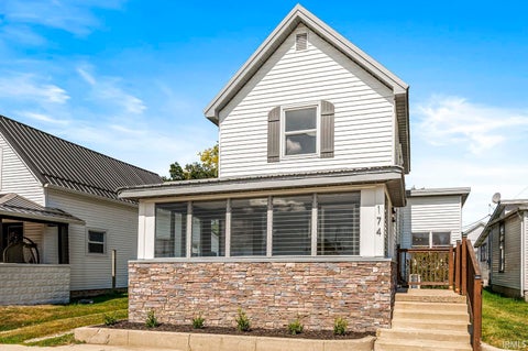 Photo of 174 W 7Th Street, Peru, IN 46970 (MLS # 202617000)