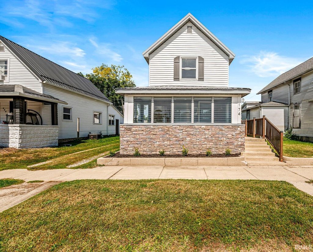 Photo of 174 W 7Th Street, Peru, IN 46970 (MLS # 202617000)