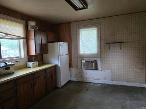 Tiny photo for 1042 S Indiana Avenue, Kokomo, IN 46902 (MLS # 202632521)
