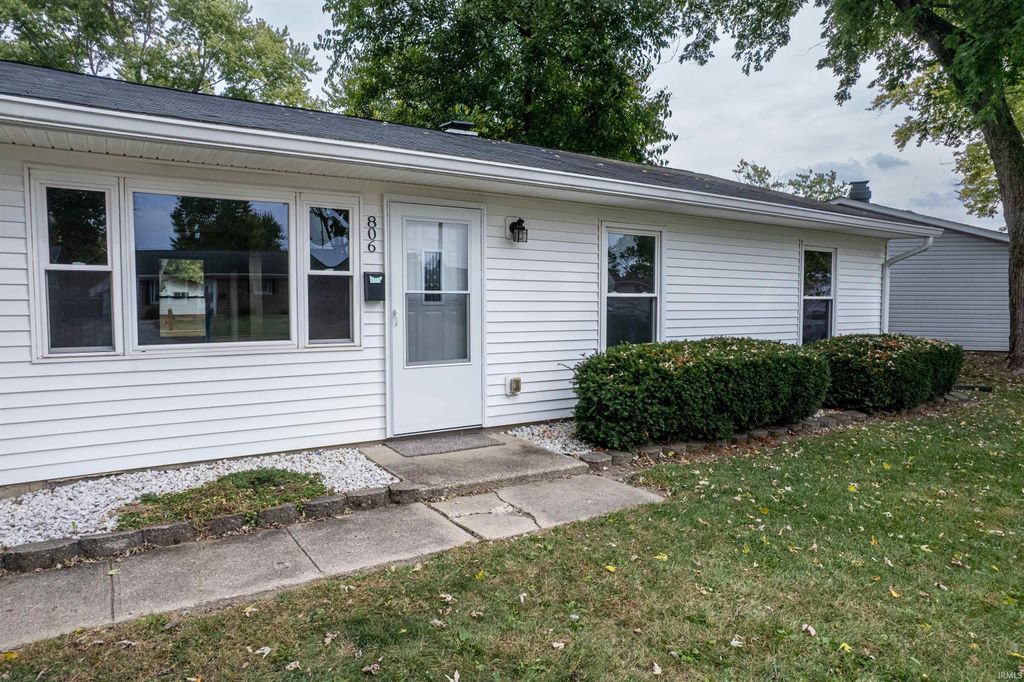Photo of 806 N Guinivere Drive, Marion, IN 46952 (MLS # 202542471)