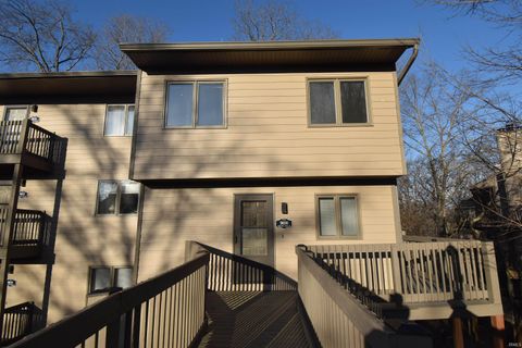 Photo of 9600 S Lake Ridge Drive #158, Bloomington, IN 47401 (MLS # 202607602)