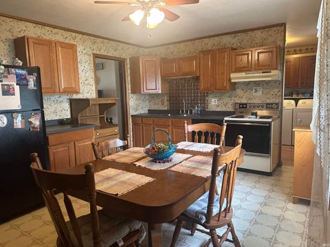 Tiny photo for 1427 Franklin Street, Rochester, IN 46975 (MLS # 202635442)
