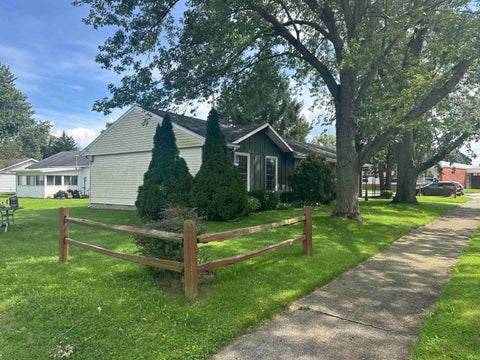Tiny photo for 1427 Franklin Street, Rochester, IN 46975 (MLS # 202635442)