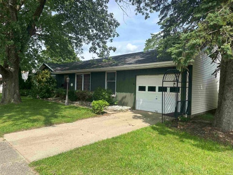 Tiny photo for 1427 Franklin Street, Rochester, IN 46975 (MLS # 202635442)