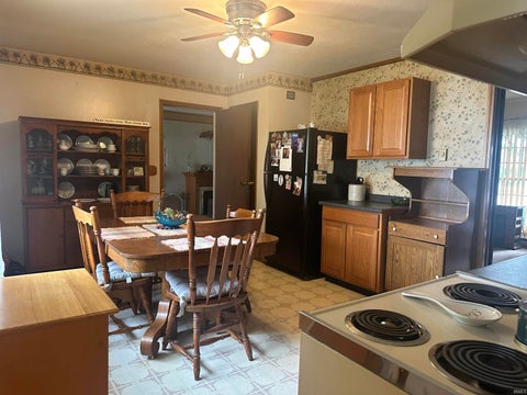Tiny photo for 1427 Franklin Street, Rochester, IN 46975 (MLS # 202635442)
