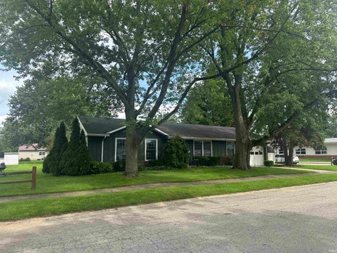 Tiny photo for 1427 Franklin Street, Rochester, IN 46975 (MLS # 202635442)