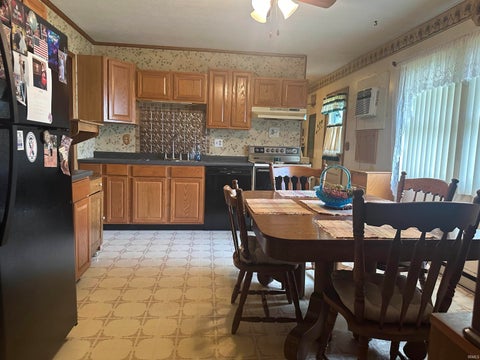 Tiny photo for 1427 Franklin Street, Rochester, IN 46975 (MLS # 202635442)