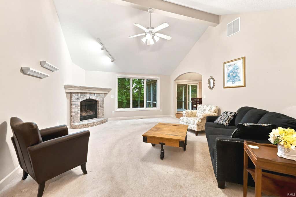 Photo of 12914 Charenton Court, Fort Wayne, IN 46845 (MLS # 202631384)