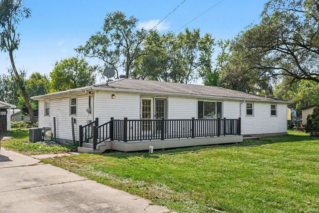 Photo of 29528 San Lucia Drive, Elkhart, IN 46514 (MLS # 202642681)