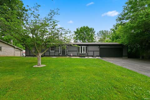 Photo of 574 S Circle Drive, Warsaw, IN 46580 (MLS # 202622651)