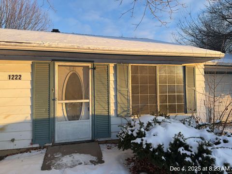 Photo of 1222 GLENEAGLES Drive, Kokomo, IN 46902 (MLS # 202549060)