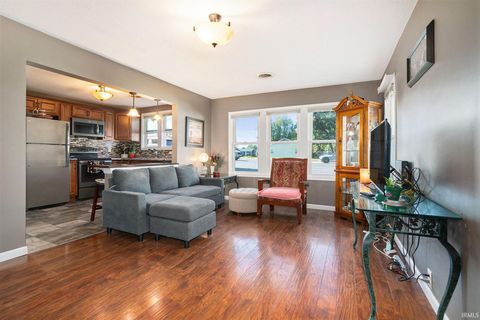 Tiny photo for 2502 Oriole Lane, Warsaw, IN 46580 (MLS # 202541321)