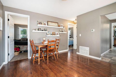 Tiny photo for 2502 Oriole Lane, Warsaw, IN 46580 (MLS # 202541321)