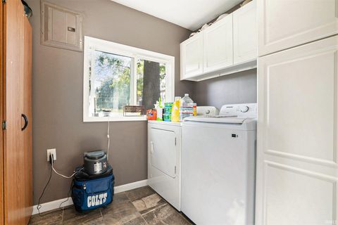 Tiny photo for 2502 Oriole Lane, Warsaw, IN 46580 (MLS # 202541321)