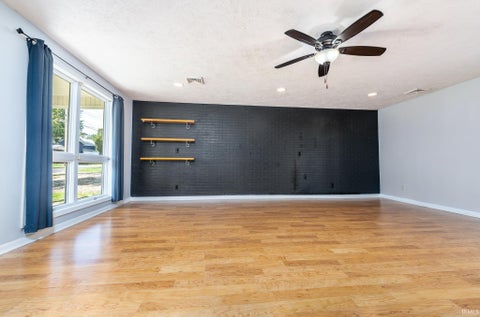 Tiny photo for 408 E Seventh Street, Portland, IN 47371 (MLS # 202638627)