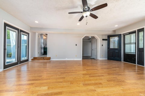 Tiny photo for 408 E Seventh Street, Portland, IN 47371 (MLS # 202638627)