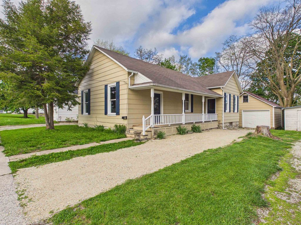 Photo of 1615 Canfield Street, Huntington, IN 46750 (MLS # 202616023)