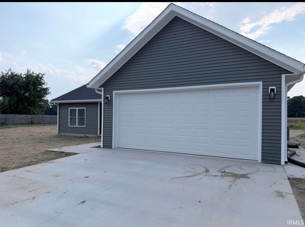 Photo of 7322 S SANDHILL Lane, Bloomfield, IN 47424 (MLS # 202638608)