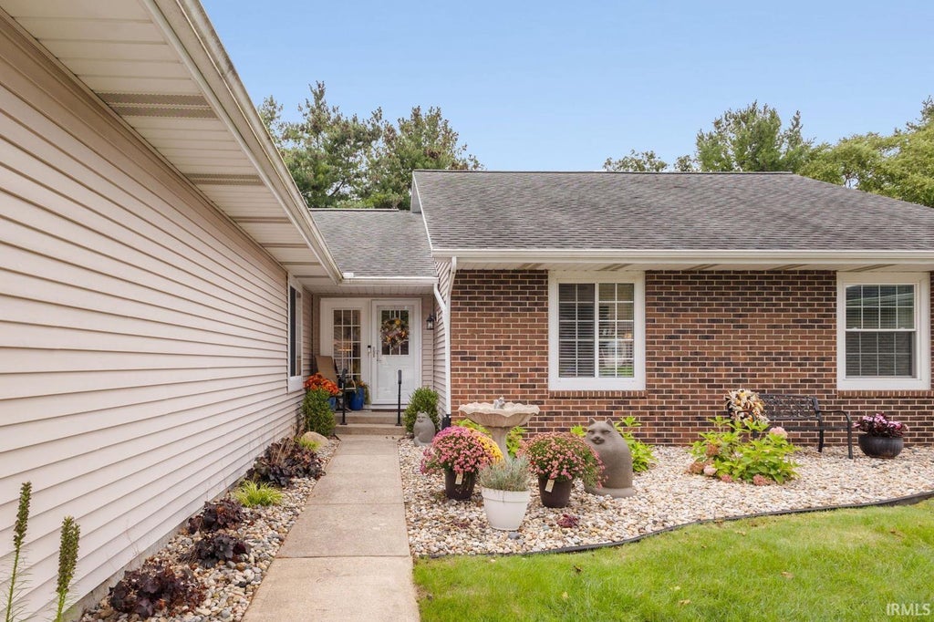 Photo of 18369 Crownhill Drive, South Bend, IN 46637 (MLS # 202639819)