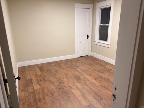 Tiny photo for 1336 S Washington Street, Kokomo, IN 46902 (MLS # 202549068)