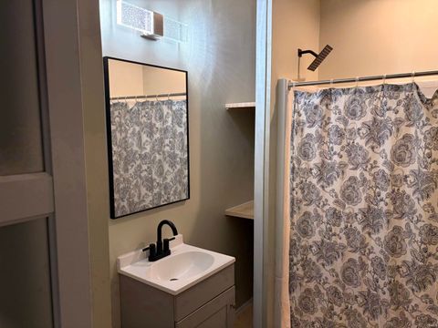 Tiny photo for 1336 S Washington Street, Kokomo, IN 46902 (MLS # 202549068)