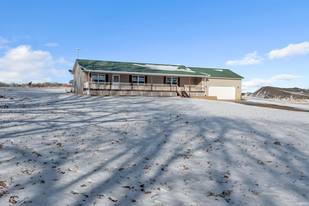 Photo of 11358 W 200 N, Cromwell, IN 46732 (MLS # 202602222)