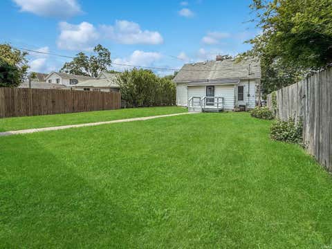 Tiny photo for 2221 N 20th Street, Lafayette, IN 47904 (MLS # 202630857)