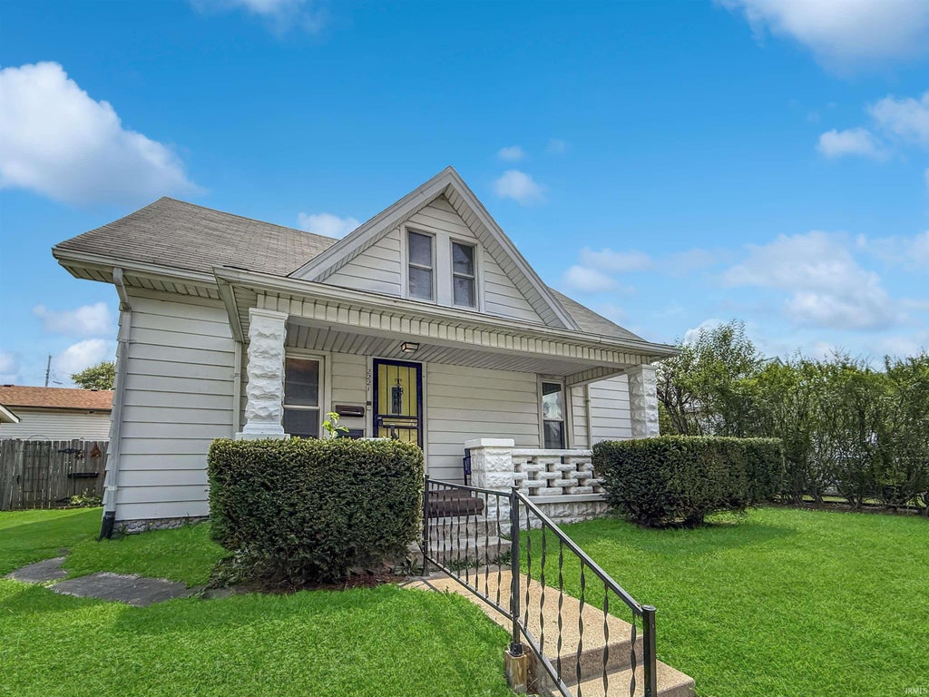 Photo of 2221 N 20th Street, Lafayette, IN 47904 (MLS # 202630857)