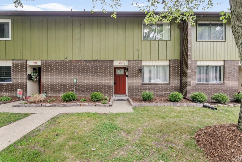 Photo of 2500 Topsfield Road #705, South Bend, IN 46614 (MLS # 202629424)