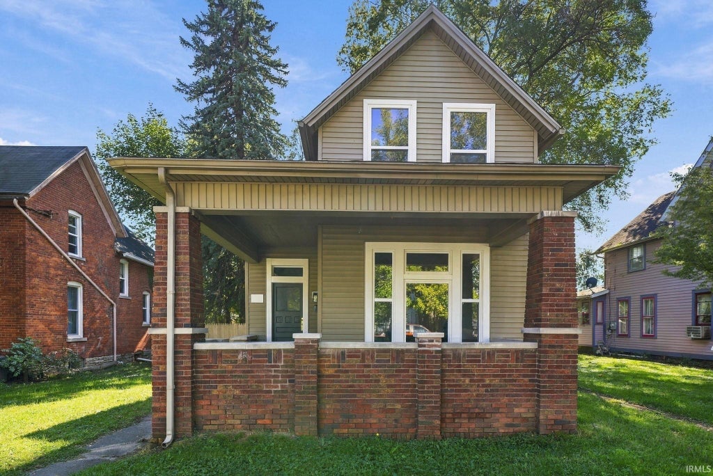 Photo of 1317 Stophlet Street, Fort Wayne, IN 46802 (MLS # 202642423)