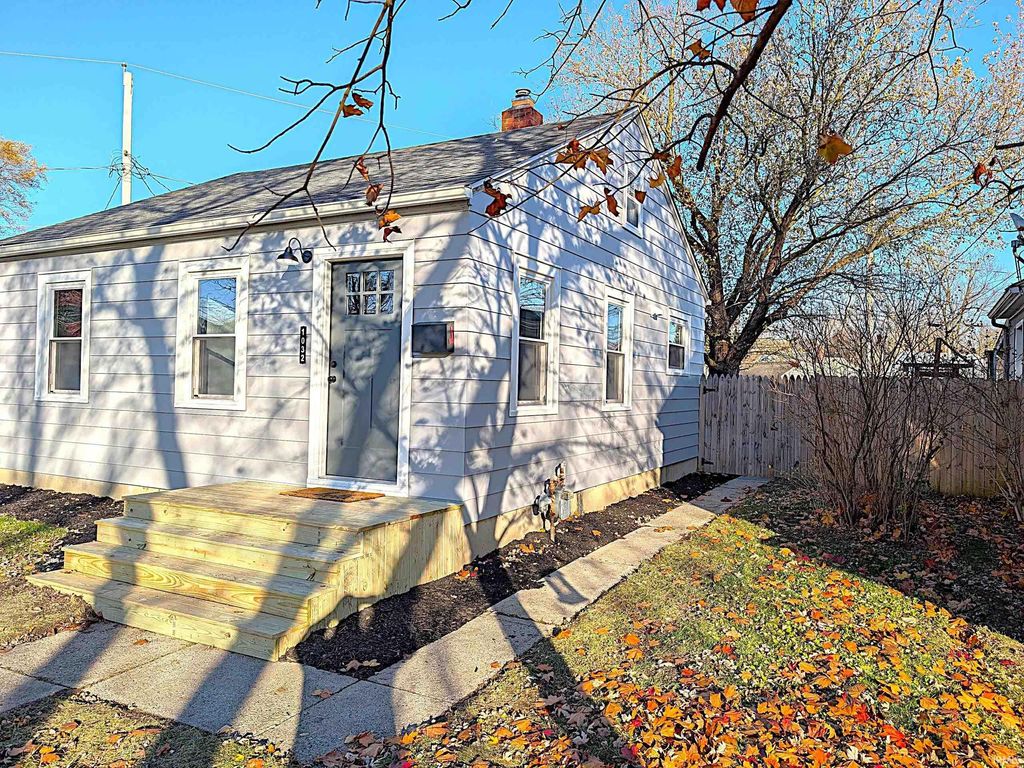 Photo of 1032 Central Avenue, Decatur, IN 46733 (MLS # 202545846)