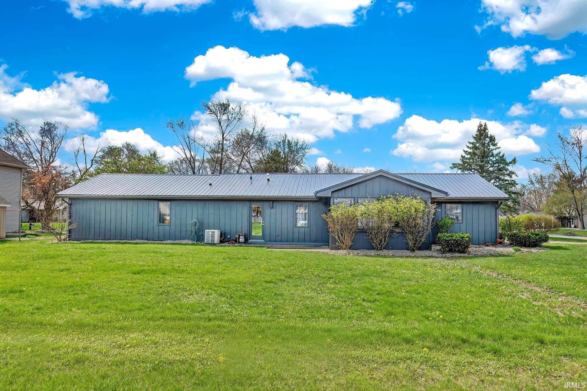 1407 Deerbrook Court, Bluffton, IN 46714 | MLS 202612090 | Listing ...