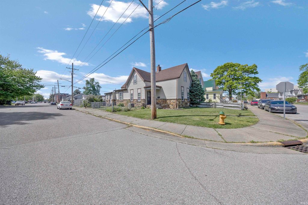 Photo of 2200 W Virginia Street, Evansville, IN 47712 (MLS # 202615101)