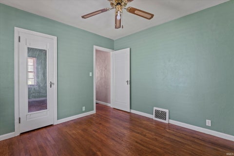 Tiny photo for 413 Tonti Street, South Bend, IN 46617 (MLS # 202641841)