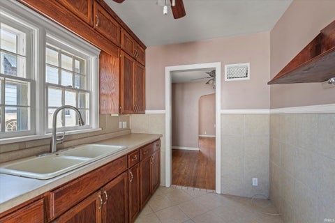 Tiny photo for 413 Tonti Street, South Bend, IN 46617 (MLS # 202641841)