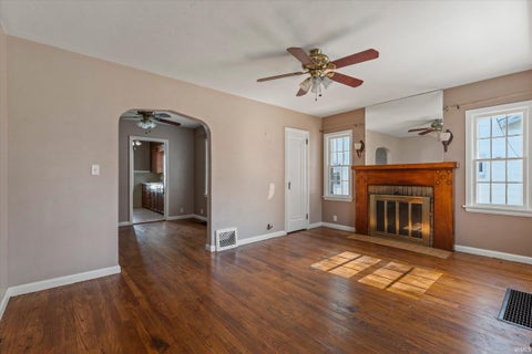 Tiny photo for 413 Tonti Street, South Bend, IN 46617 (MLS # 202641841)