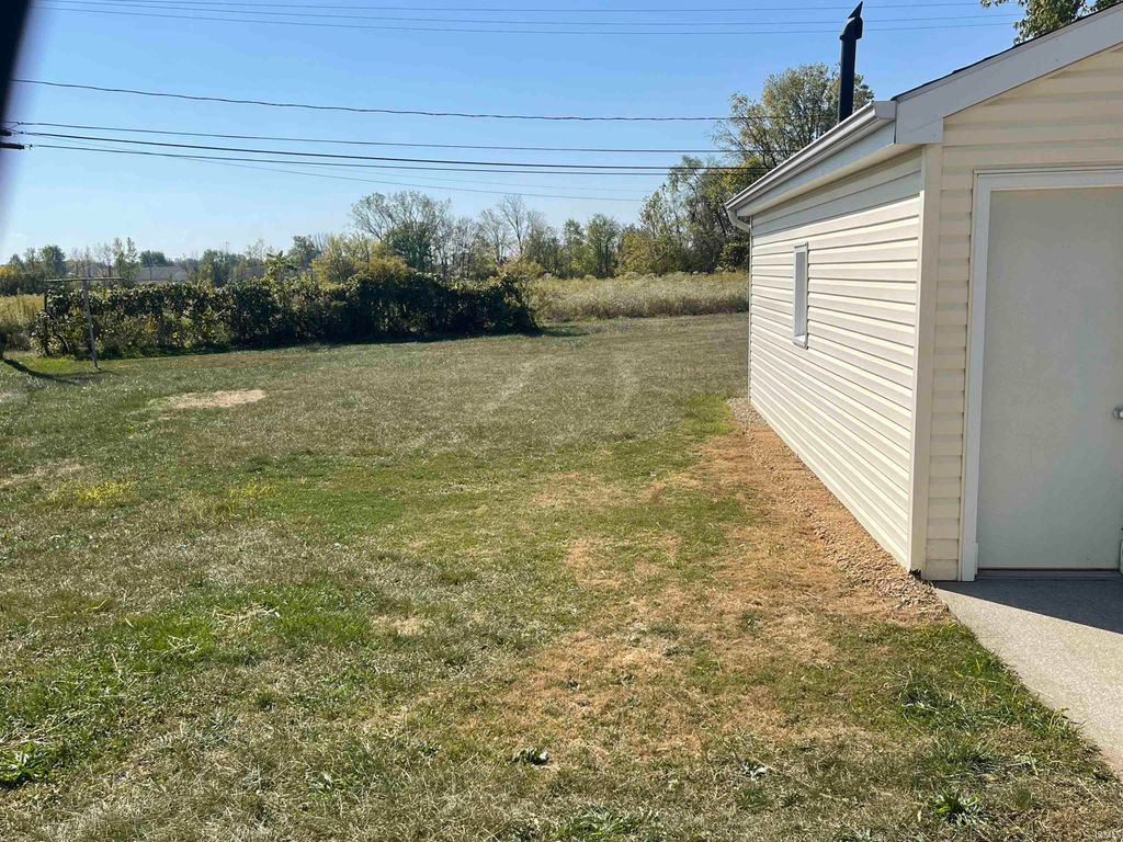 Photo of 2215 Saint Louis Avenue, Fort Wayne, IN 46819 (MLS # 202544968)