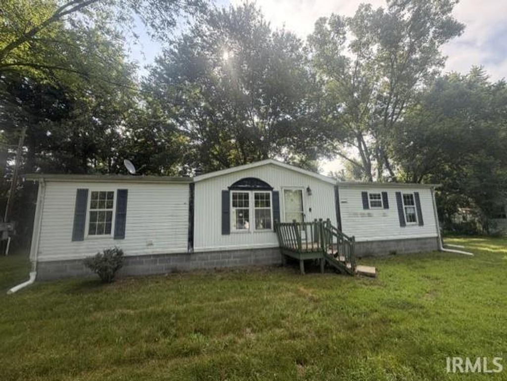 Photo of 6881 NE Suburban Drive, Michigan City, IN 46360 (MLS # 202629586)