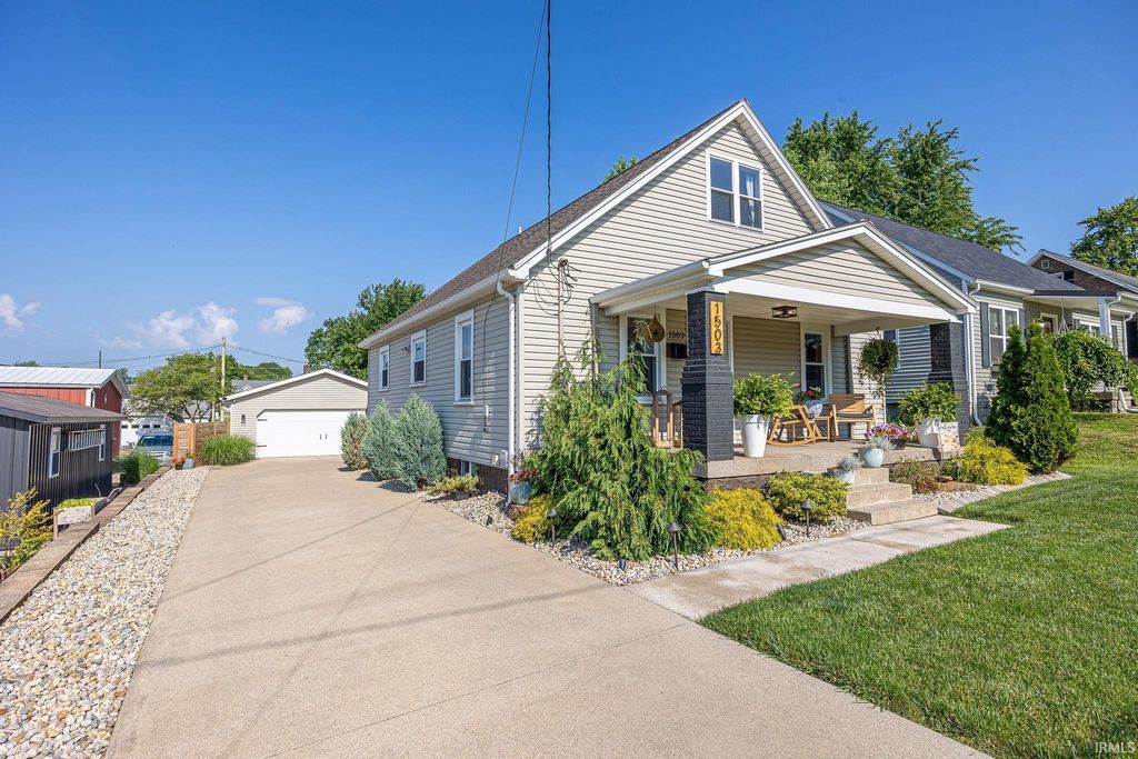 Photo of 1503 Vine Street, Jasper, IN 47546 (MLS # 202619146)