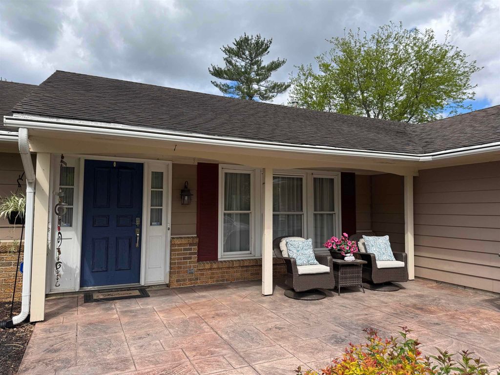 Photo of 4820 Oak Mast Trail, Fort Wayne, IN 46804 (MLS # 202617485)