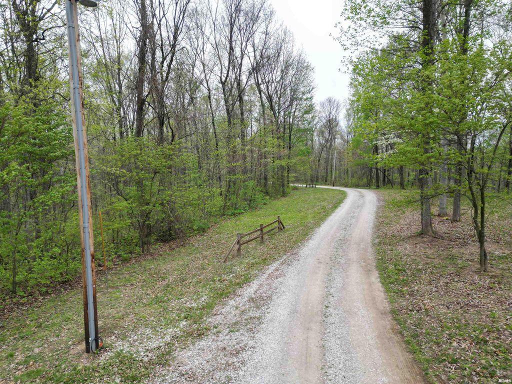Photo of Tract 2 E Pine Road Common, Bloomfield, IN 47424 (MLS # 202614932)