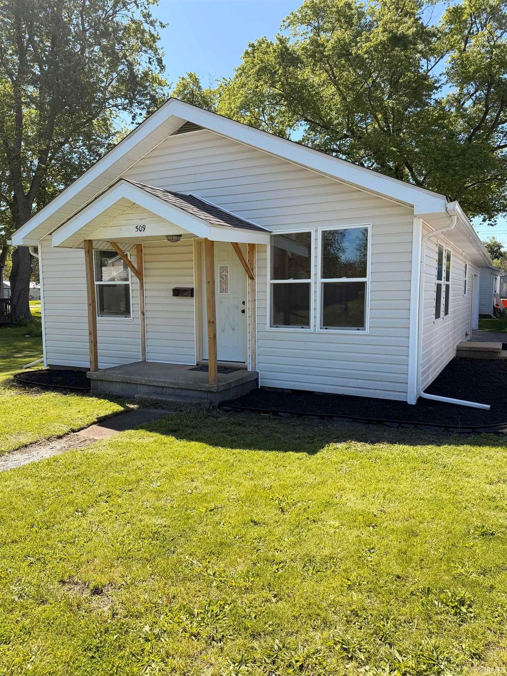 Photo of 509 Walnut Street, Monticello, IN 47960 (MLS # 202619206)